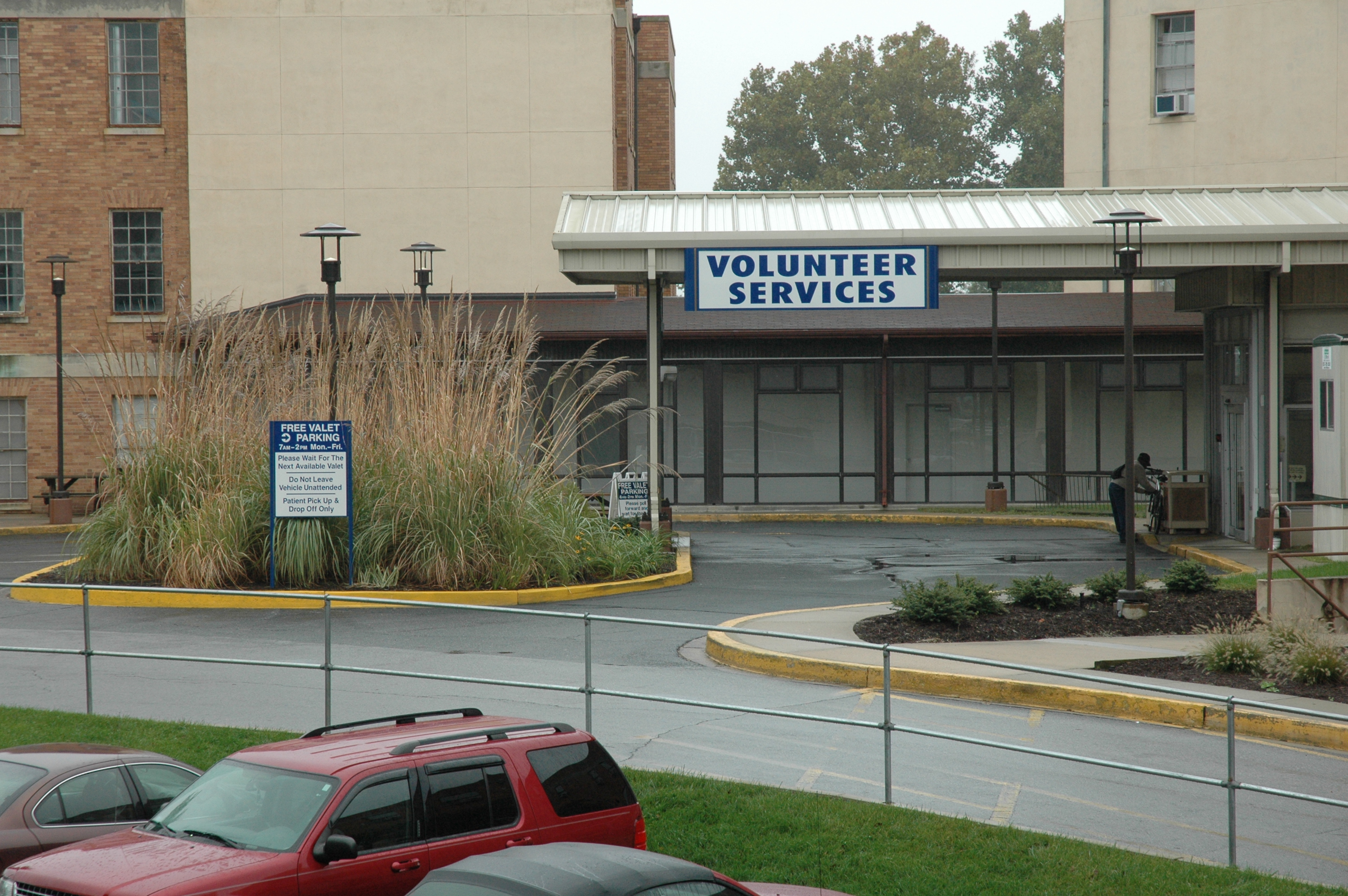 Volunteer Services entrance