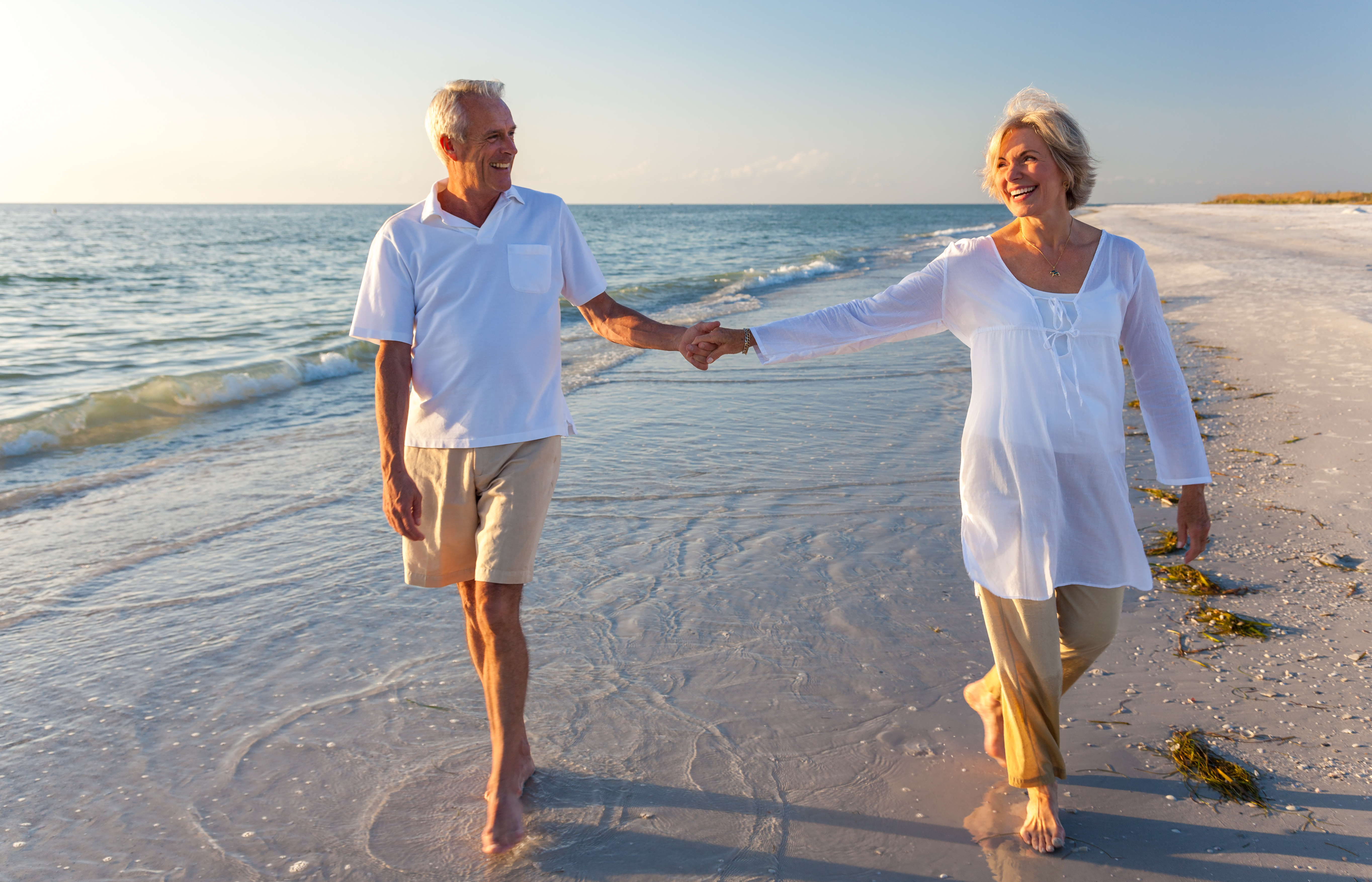 couple-on-beach