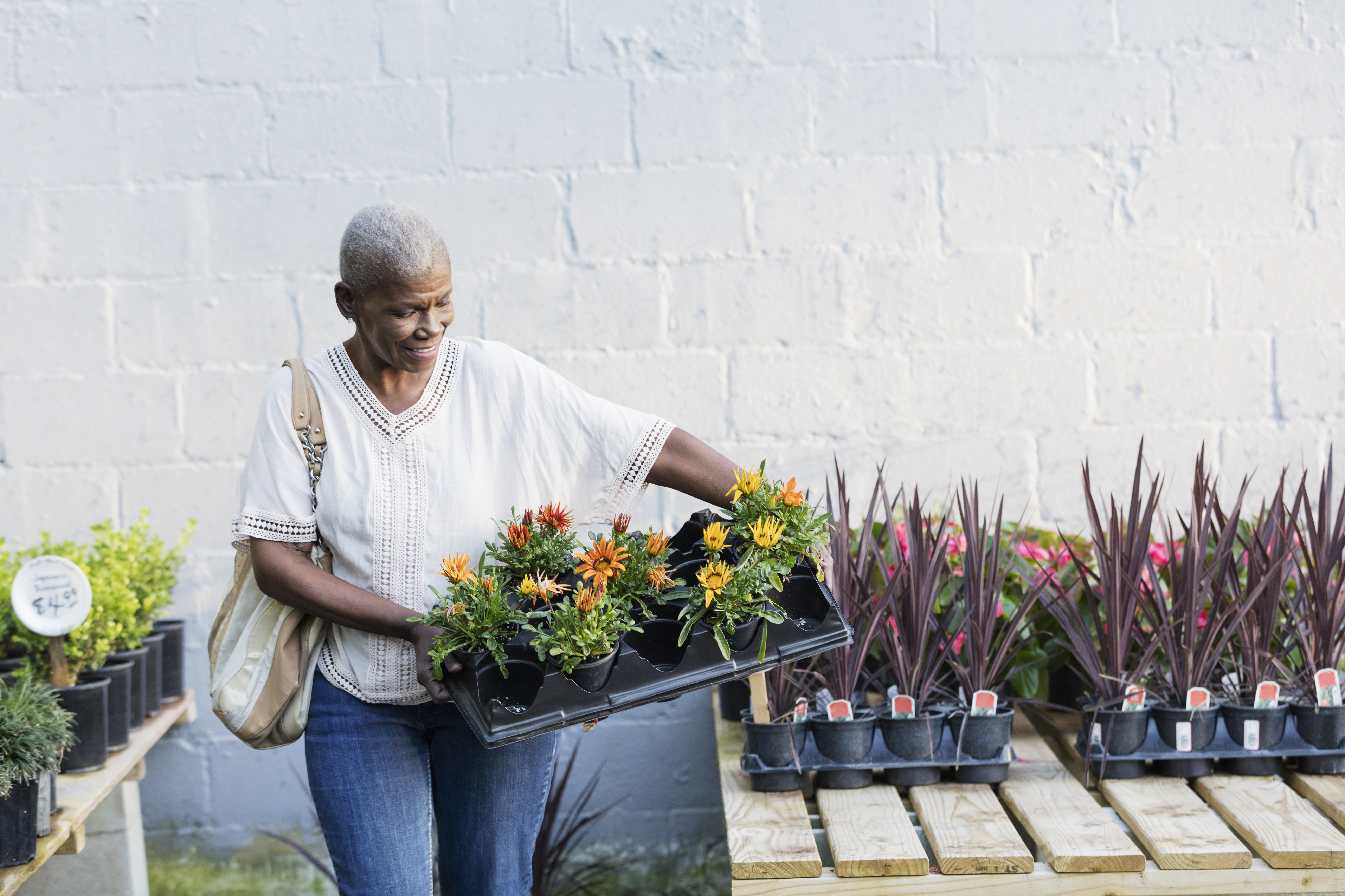 woman-gardening