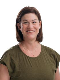 portrait of Dr. Caitlin Robinson