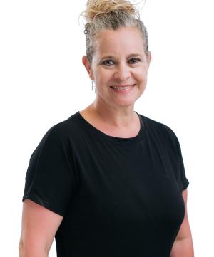 portrait of Angela Simmons, CRNP