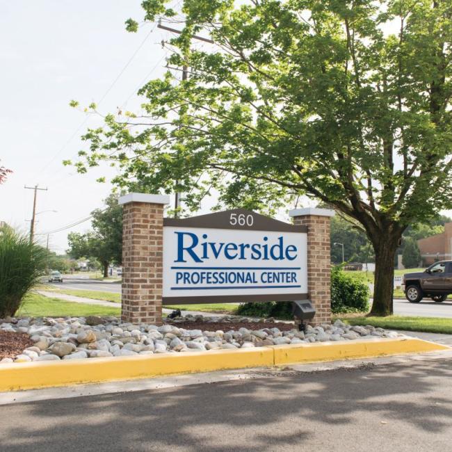 560 Riverside Dr, Sailwinds Exterior